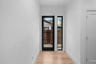 5227 Lindsley Ave in Dallas, TX - Building Photo - Building Photo