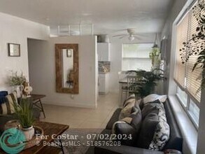 841 NE 40th St in Oakland Park, FL - Foto de edificio - Building Photo
