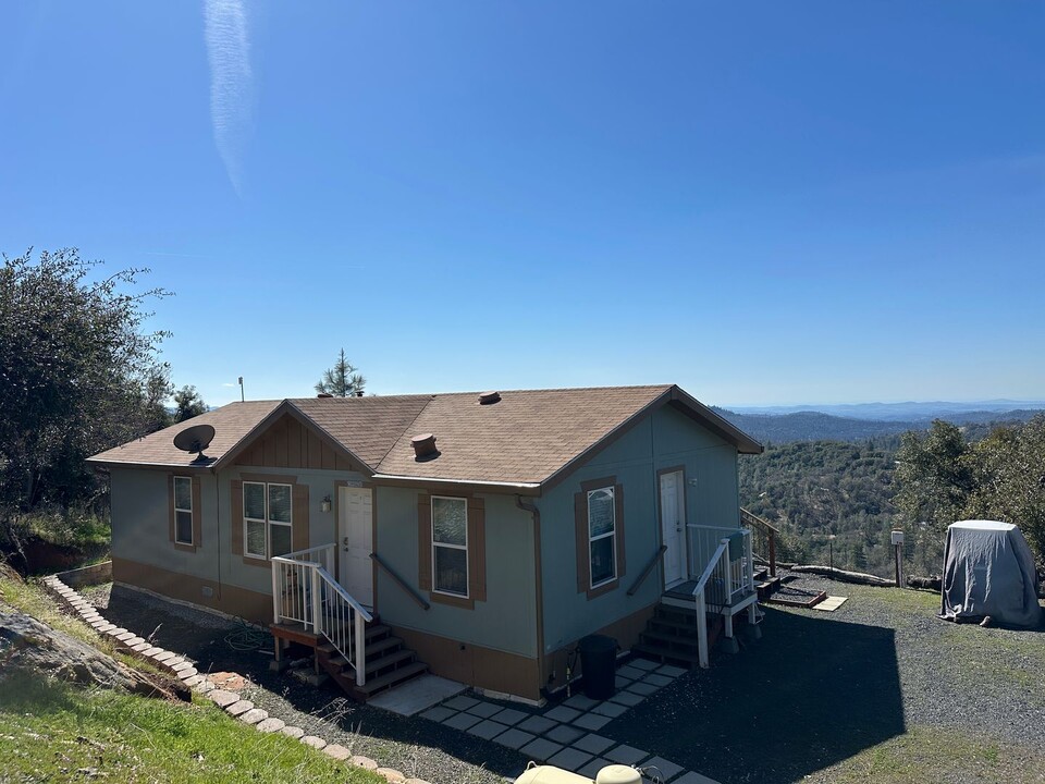 16627 Oakridge Dr in Sonora, CA - Building Photo