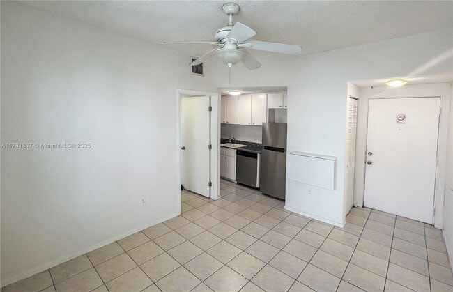 1218 Drexel Ave in Miami Beach, FL - Building Photo - Building Photo