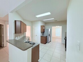 15527 Fir Woods Ln in Cypress, TX - Foto de edificio - Building Photo