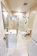 3905 Woodcliff Rd, Unit 3903 in Sherman Oaks, CA - Building Photo - Building Photo