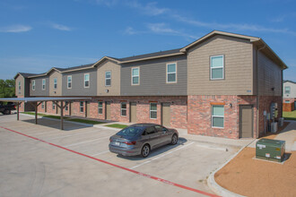 The Peaks Townhomes in Mineral Wells, TX - Foto de edificio - Building Photo