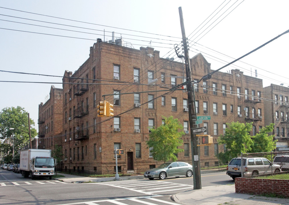 175 E 52nd St in Brooklyn, NY - Foto de edificio