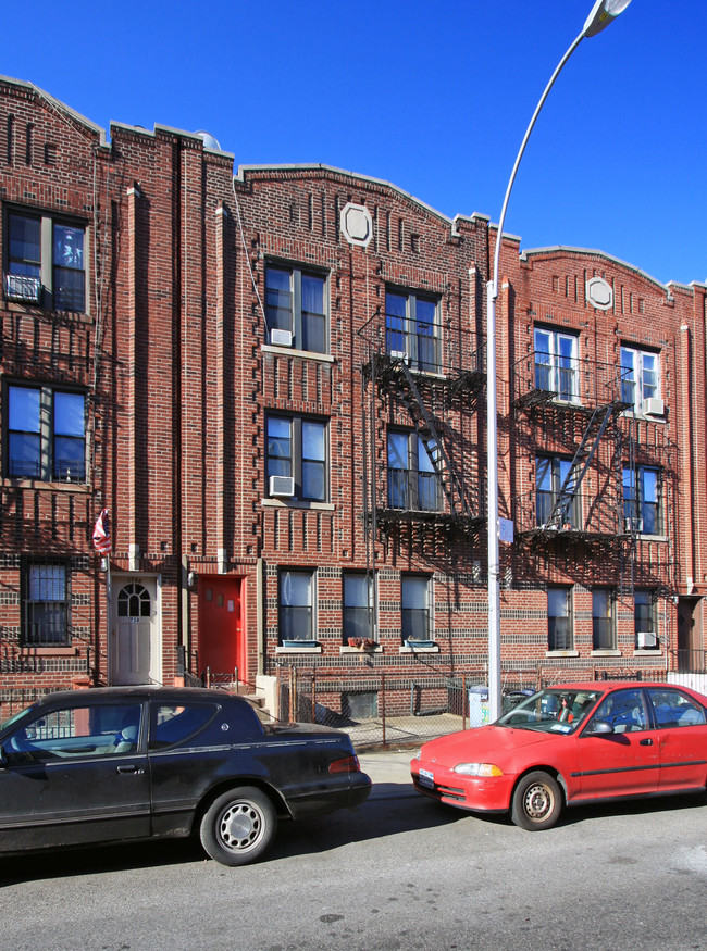 1754 79th St in Brooklyn, NY - Foto de edificio - Building Photo