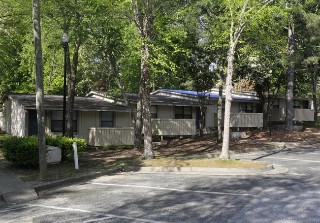 Shannon Woods Apartments in Union City, GA - Building Photo - Building Photo