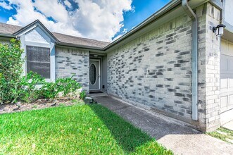 8434 Quailcrest Dr in Missouri City, TX - Building Photo - Building Photo