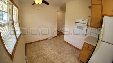 214 24th St NW in Cedar Rapids, IA - Building Photo - Building Photo