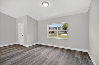 100 Burroughs Dr in Palm Coast, FL - Building Photo - Building Photo