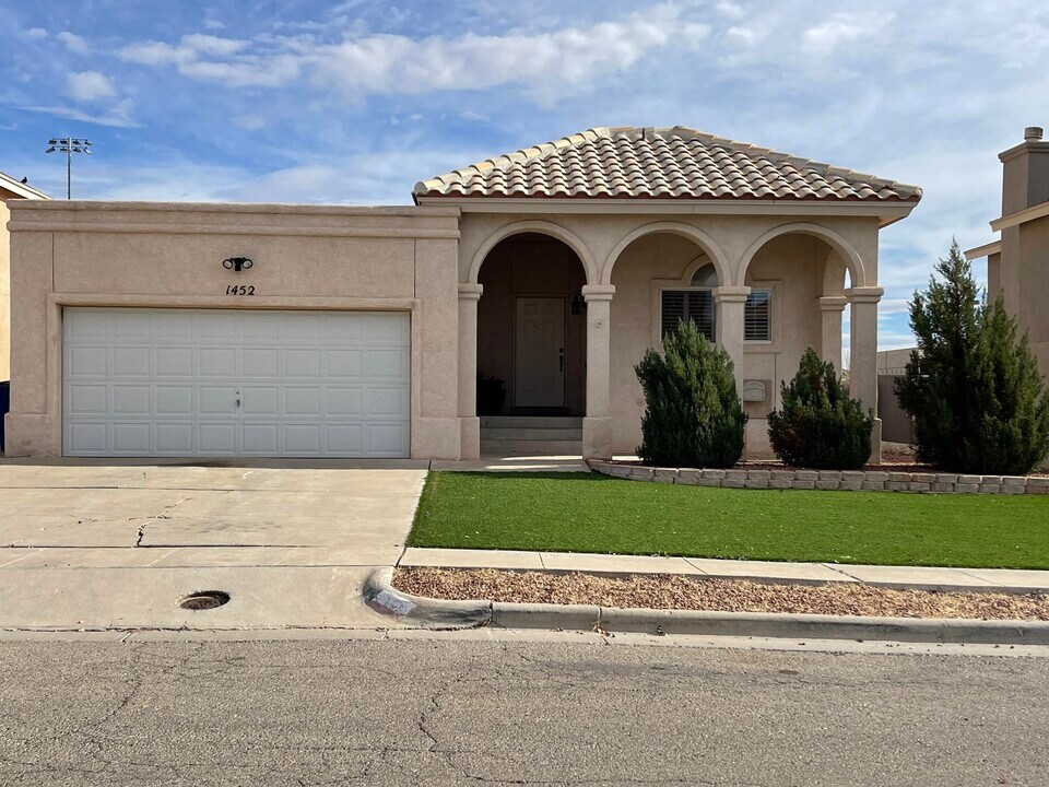 1452 Sara Danielle Pl in El Paso, TX - Building Photo