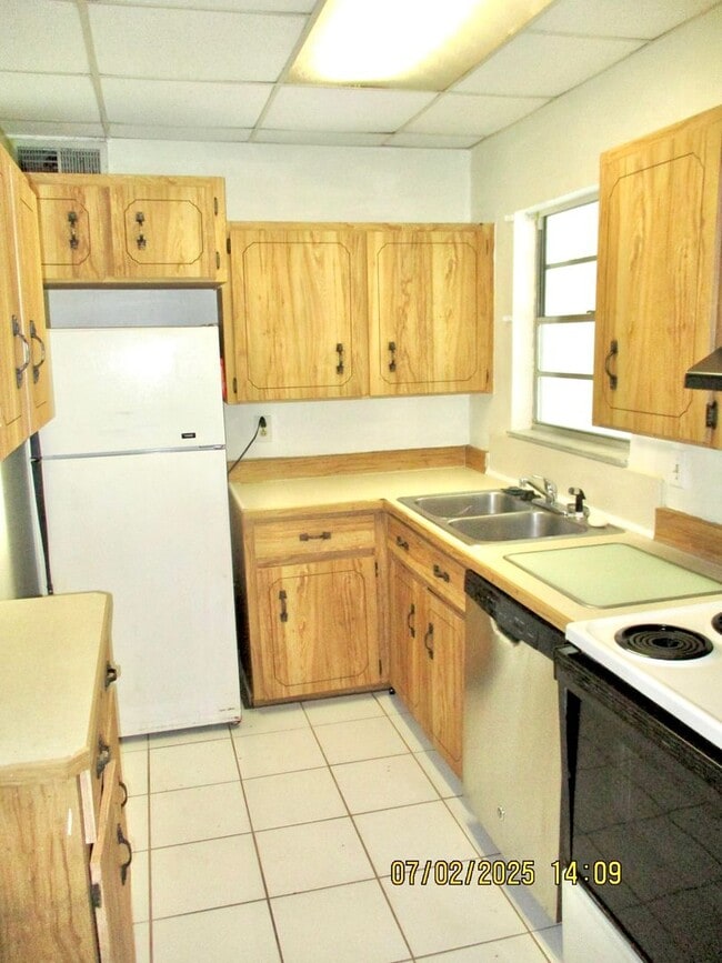 1259 Waverly Dr in Daytona Beach, FL - Building Photo - Building Photo