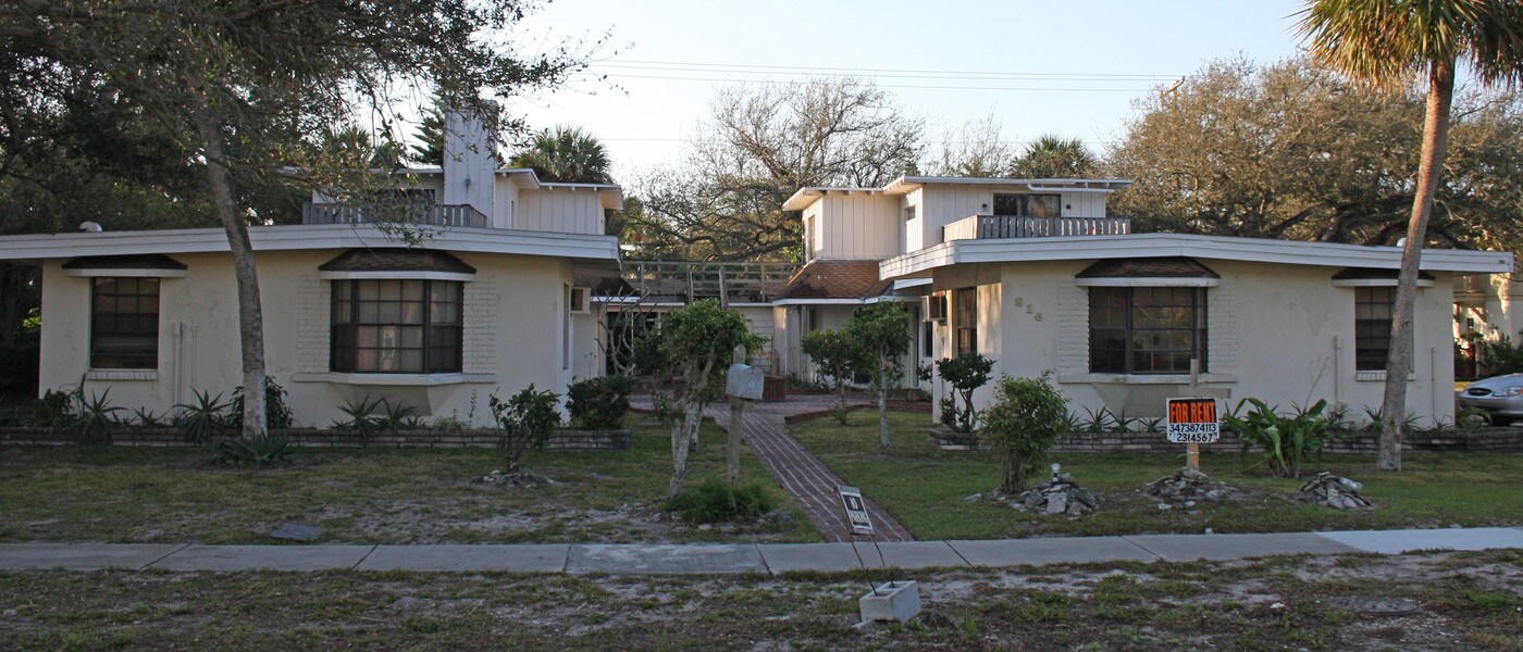 816 Azalea Ln in Vero Beach, FL - Building Photo