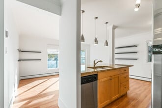 10172-10113 113 St in Edmonton, AB - Building Photo - Building Photo