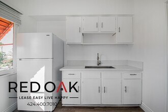 350 E Cypress Ave in Burbank, CA - Building Photo - Building Photo