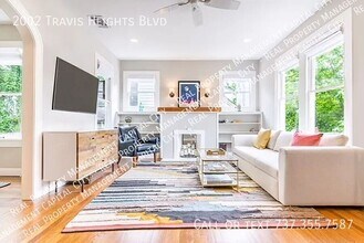 2002 Travis Heights Blvd in Austin, TX - Building Photo - Building Photo
