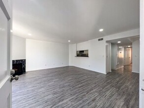 5104 Sepulveda - fully renovated unit in Sherman Oaks, CA - Foto de edificio - Interior Photo