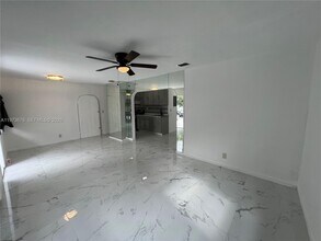 1763 Lauderdale Manor Dr in Fort Lauderdale, FL - Building Photo - Building Photo