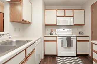Wedgewood Estates! in Sartell, MN - Foto de edificio - Interior Photo
