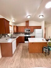 2911 NE Jackdaw Dr in Bend, OR - Building Photo - Building Photo