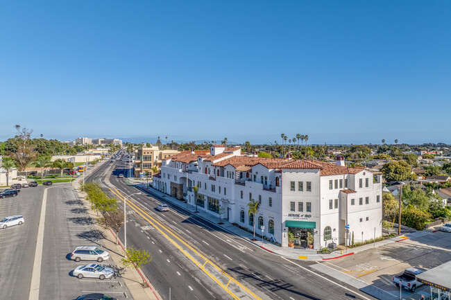 Villa San Clemente in Ventura, CA - Foto de edificio - Building Photo