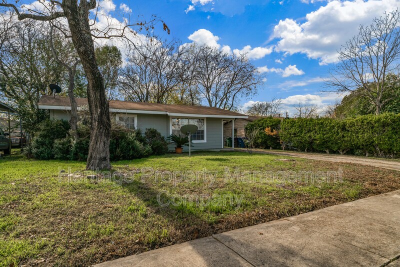 1222 W Thorain Blvd in San Antonio, TX - Building Photo