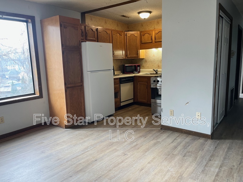 619 S Walnut St in Springfield, IL - Building Photo