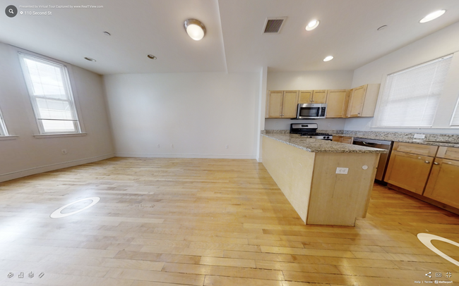 109 2nd St, Unit 107 in Cambridge, MA - Building Photo - Building Photo