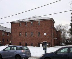 133 Woodward Ave in Toronto, ON - Building Photo