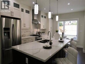 960 Montroyal Blvd in North Vancouver, BC - Building Photo - Building Photo