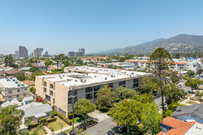 335 N Adams St in Glendale, CA - Building Photo - Building Photo