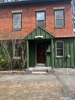 43 Wallens St in Winchester, CT - Building Photo