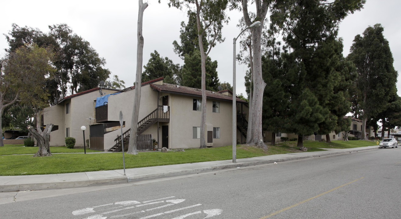 West Creek Apartments in Garden Grove, CA - Building Photo