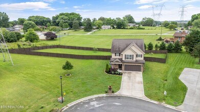 1017 Brighton Dr in Alcoa, TN - Building Photo - Building Photo