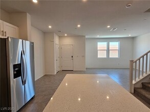 6722 The Avenue N in Las Vegas, NV - Building Photo - Building Photo