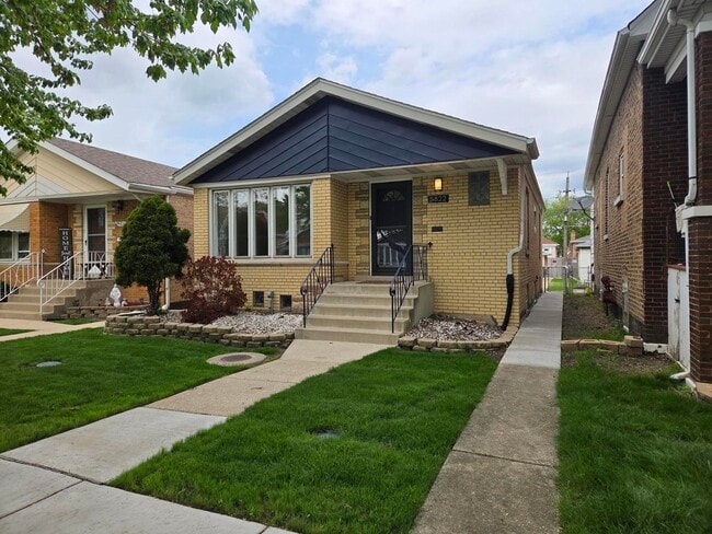 5822 W 64th Pl in Chicago, IL - Building Photo - Building Photo