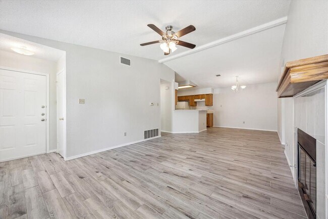 13008 Steeple-Chase Dr in Austin, TX - Building Photo - Building Photo