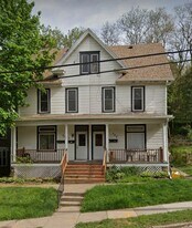 742 Kirkwood St, Unit 740 1/2 kirkwood in Dubuque, IA - Building Photo
