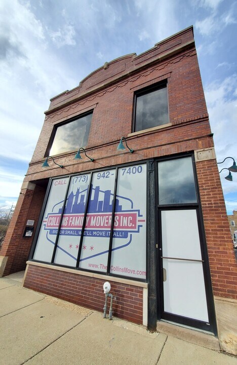 2742 W Montrose Ave in Chicago, IL - Building Photo