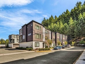 18755 76th Ave W in Lynnwood, WA - Foto de edificio - Building Photo