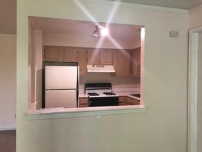 632 Waterford Dr in Edison, NJ - Building Photo - Building Photo