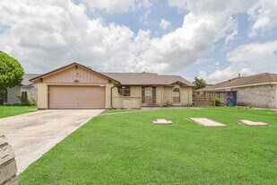 3803 Lochmire Ln in Houston, TX - Building Photo