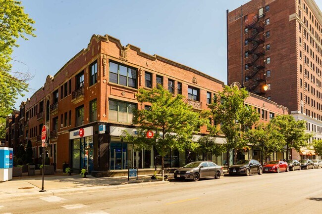 5500 S. Cornell Avenue in Chicago, IL - Building Photo - Building Photo