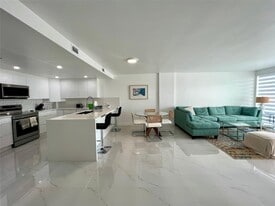 155 Ocean Ln Dr in Key Biscayne, FL - Building Photo