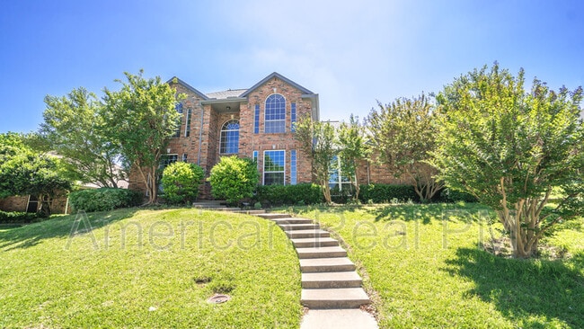 property at 728 Robin Meadow Dr