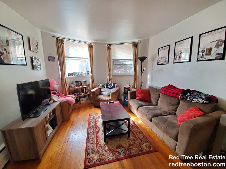190 Winthrop Rd in Brookline, MA - Building Photo