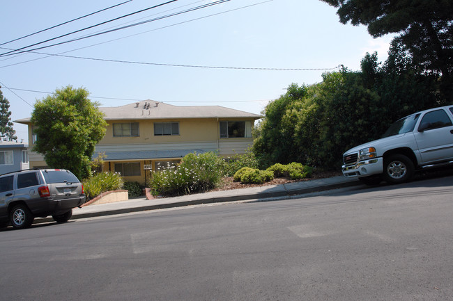 4337 Beresford St in San Mateo, CA - Foto de edificio - Building Photo