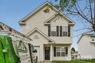 1316 Crandon Dr in Charlotte, NC - Building Photo