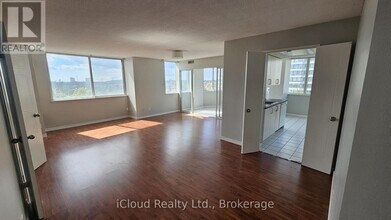 80 Alton Towers Cir in Toronto, ON - Building Photo - Building Photo