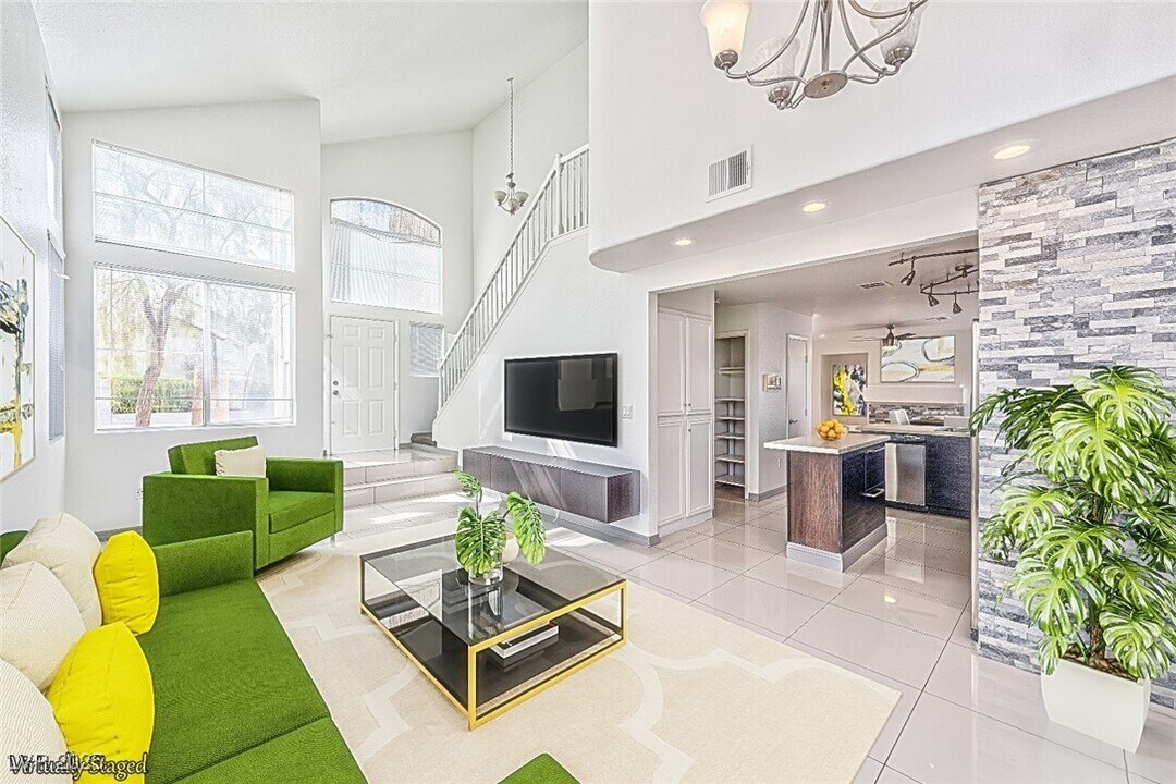 1616 Pacific Terrace Dr in Las Vegas, NV - Building Photo