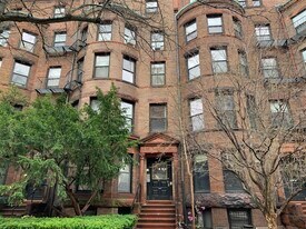 37 Bay State Rd, Unit BF in Boston, MA - Building Photo